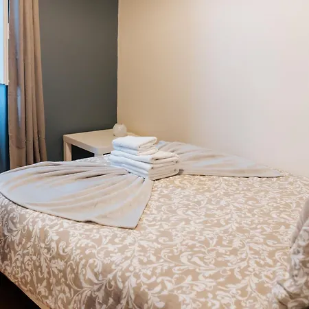 Aquilla Family 204 *