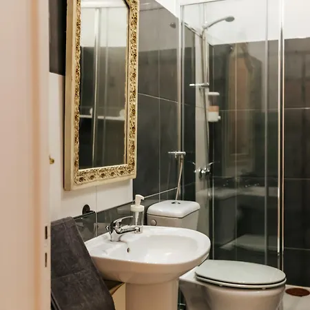 Aquilla Family 204 *