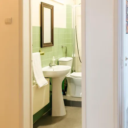 Aquilla Family 204 Homestay Lisbon