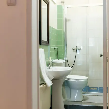 Aquilla Family 204 * Lisbon